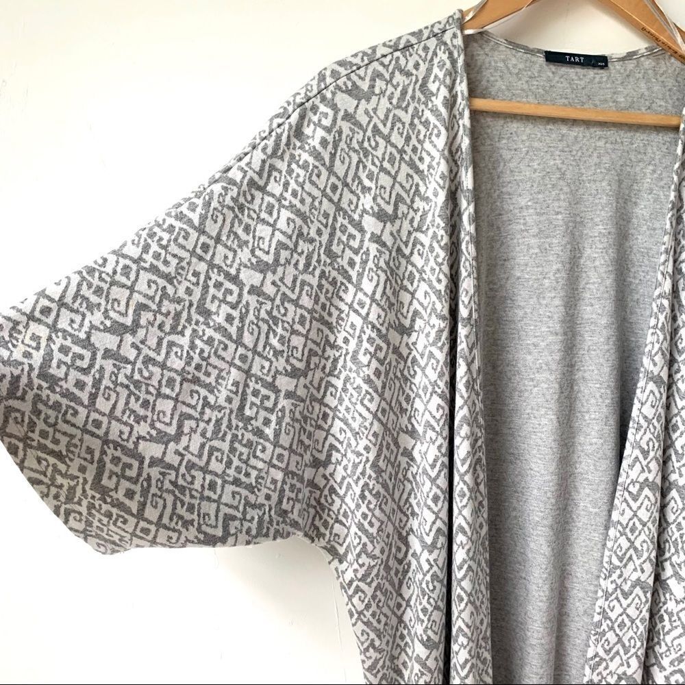 TART SWEATSHIRT AZTEC FRINGE WRAP